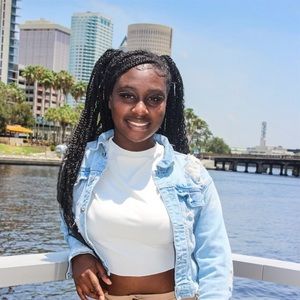 Meet your Posher, Niya